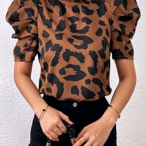Leopard Print Puff Sleeve Top